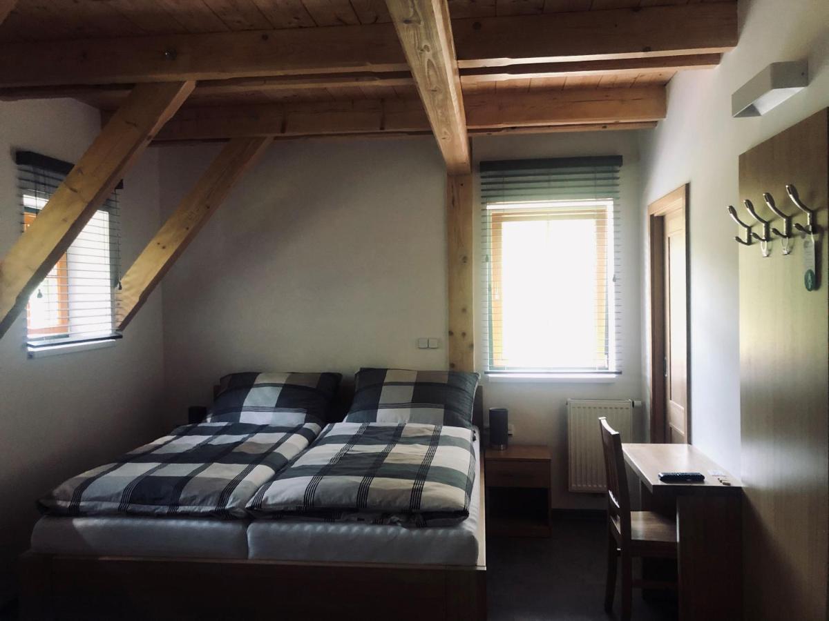 Kamenacka Myslivna Hotell Moravany  Eksteriør bilde
