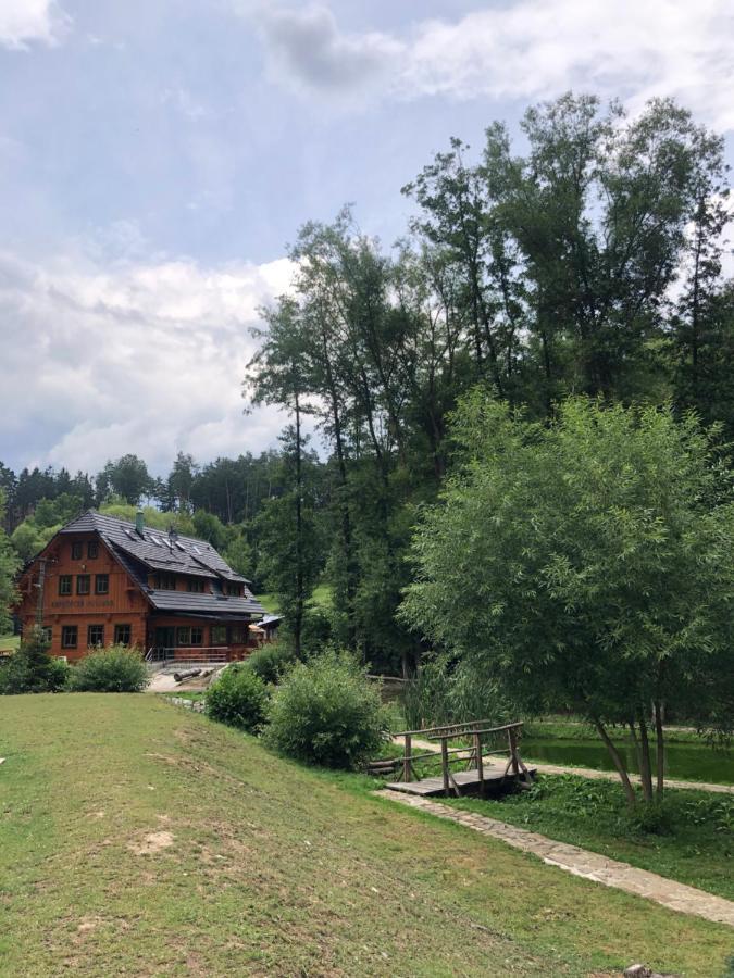 Kamenacka Myslivna Hotell Moravany  Eksteriør bilde